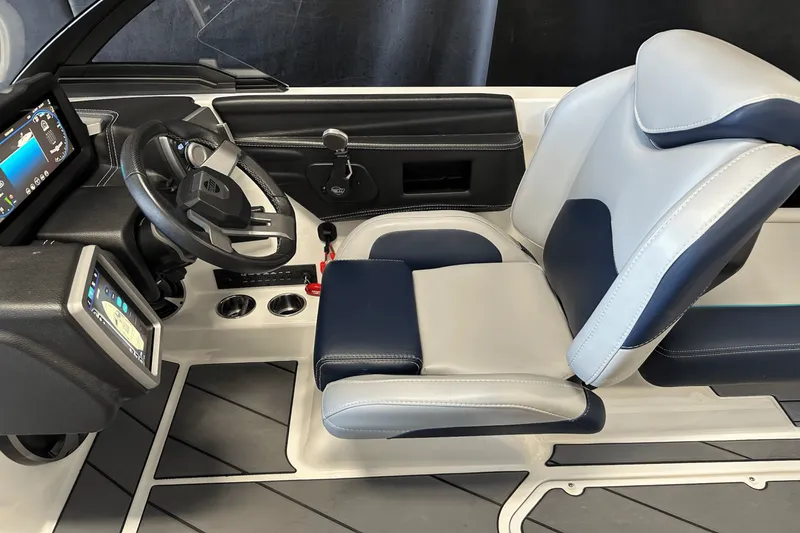 Slide: The Image of Malibu 21 VLX 2021 - 42