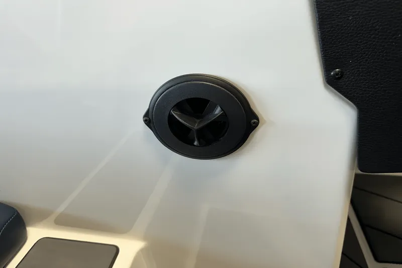 Slide: The Image of Malibu 21 VLX 2021 - 52