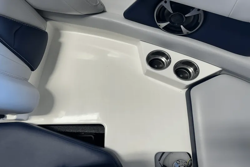 Slide: The Image of Malibu 21 VLX 2021 - 56