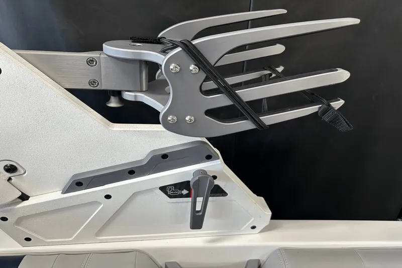 Slide: The Image of Malibu 21 VLX 2021 - 61