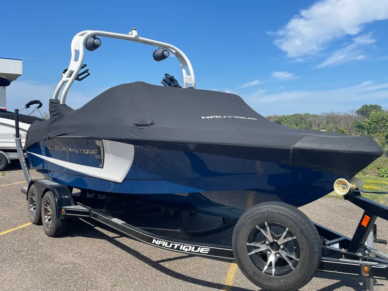 Slide: The Image of Nautique Super Air Nautique 210 2016 - 51