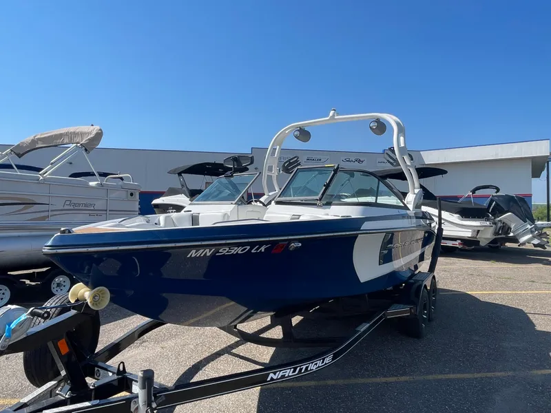 Slide: The Image of Nautique Super Air Nautique 210 2016 - 2