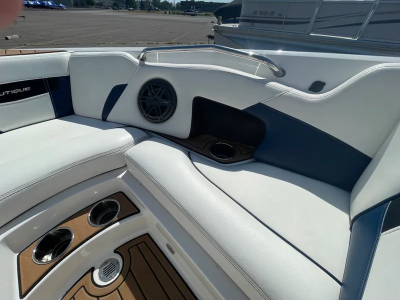 Slide: The Image of Nautique Super Air Nautique 210 2016 - 12