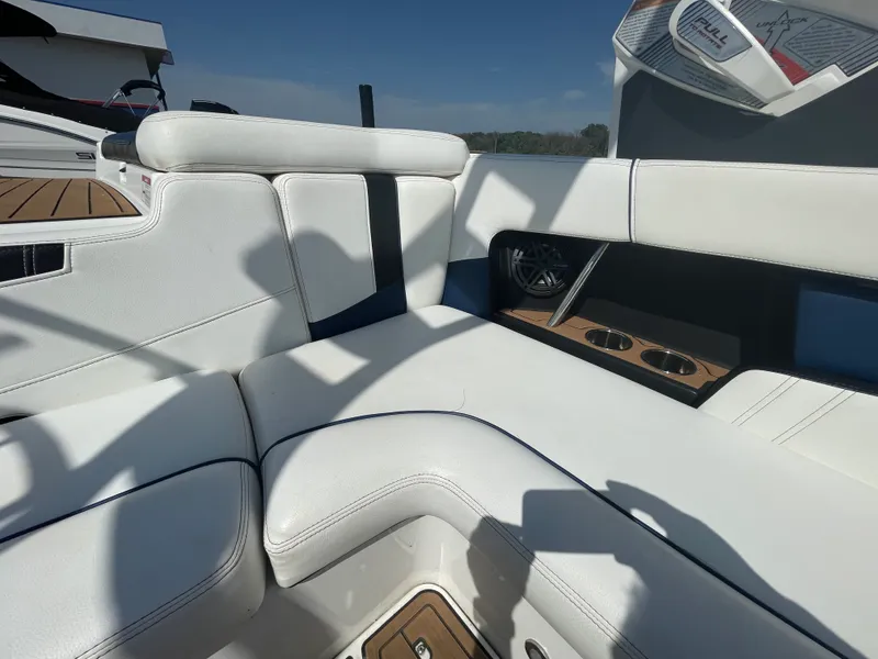 Slide: The Image of Nautique Super Air Nautique 210 2016 - 29