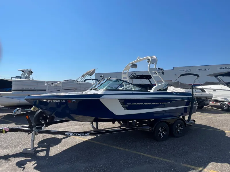 Slide: The Image of Nautique Super Air Nautique 210 2016 - 3