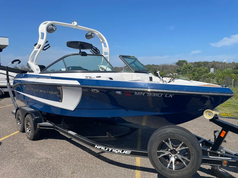 The Image of Nautique Super Air Nautique 210 2016 - 0