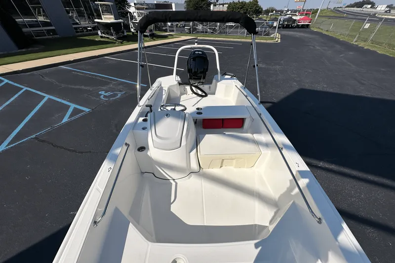 Slide: The Image of Boston Whaler 160 Super Sport 2026 - 15