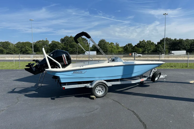 Slide: The Image of Boston Whaler 160 Super Sport 2026 - 3