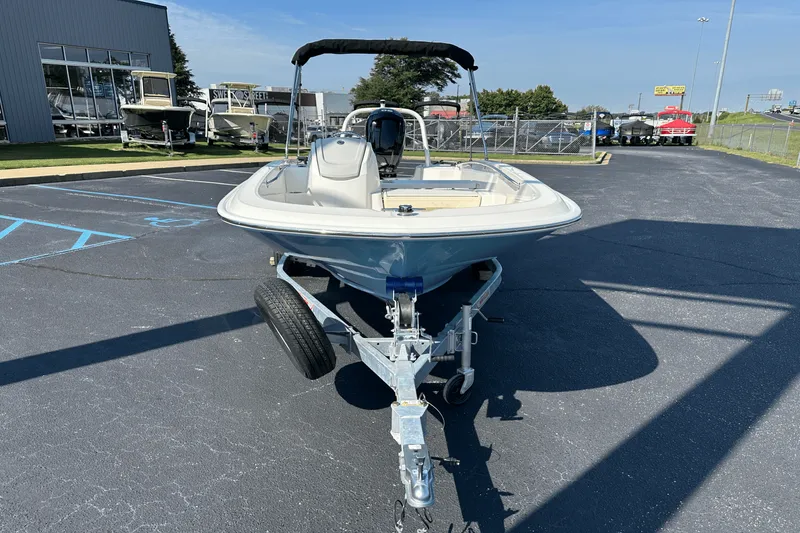 Slide: The Image of Boston Whaler 160 Super Sport 2026 - 4