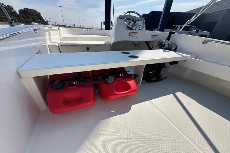 Slide: The Image of Boston Whaler 160 Super Sport 2026 - 7