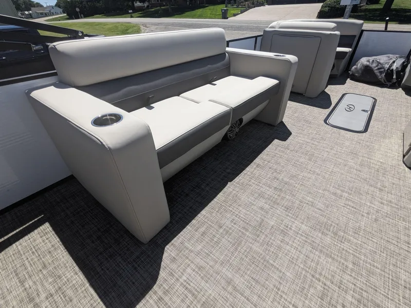 Slide: The Image of 2023 Harris Cruiser Fish and Cruise 230 Waconda Boats - harris pontoon Sale - 6