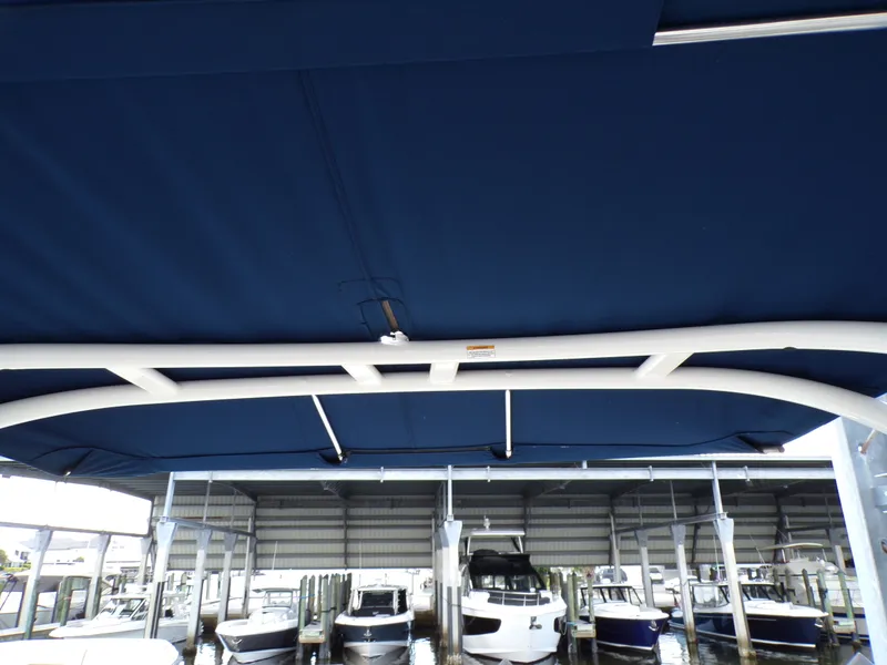 Slide: The Image of Sea Ray 270 SDX 2021 - 42