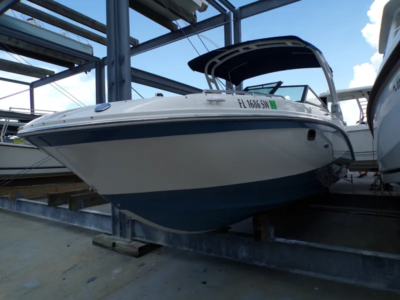 Slide: The Image of Sea Ray 270 SDX 2021 - 1