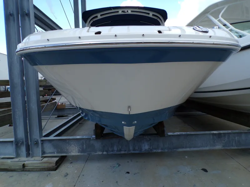 Slide: The Image of Sea Ray 270 SDX 2021 - 2
