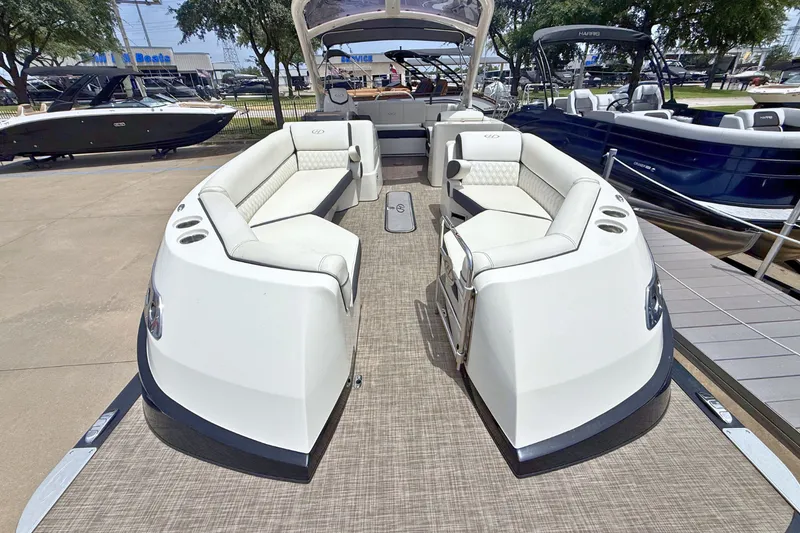 Slide: The Image of Harris Crowne SL 250 2019 - 7