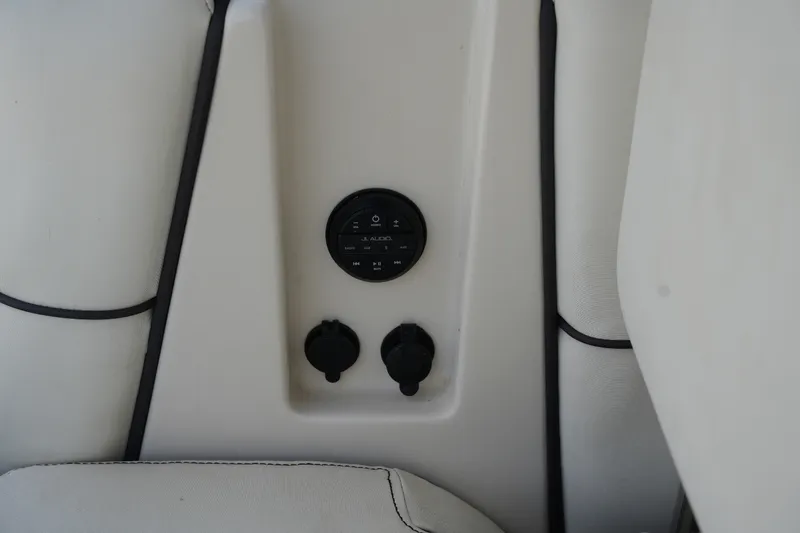 Slide: The Image of Harris Crowne SL 250 2019 - 12