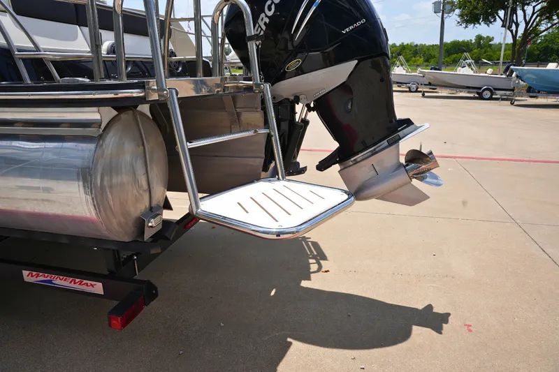Slide: The Image of Harris Crowne SL 250 2019 - 6