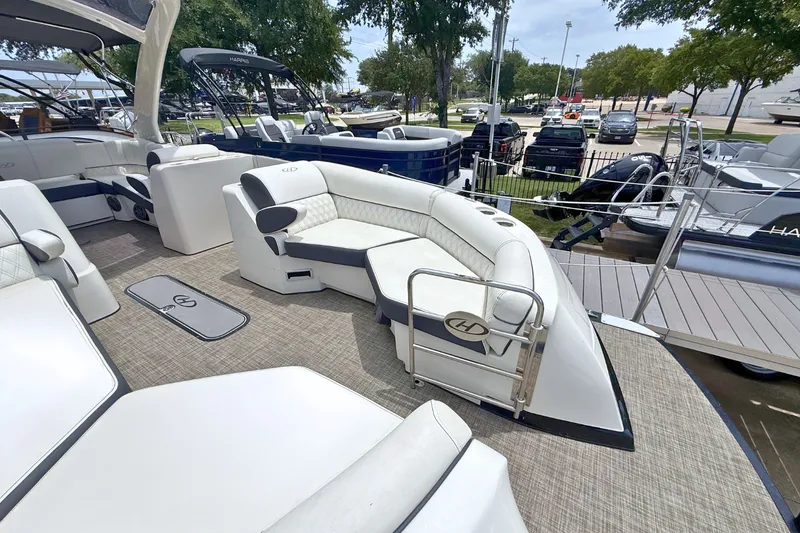 Slide: The Image of Harris Crowne SL 250 2019 - 10
