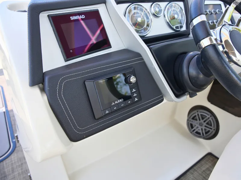 Slide: The Image of Harris Crowne SL 250 2019 - 20