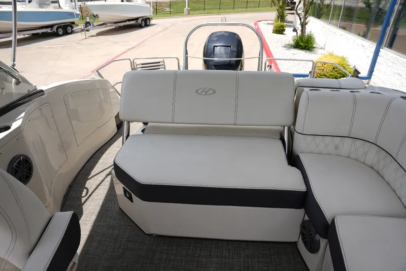 Slide: The Image of Harris Crowne SL 250 2019 - 17