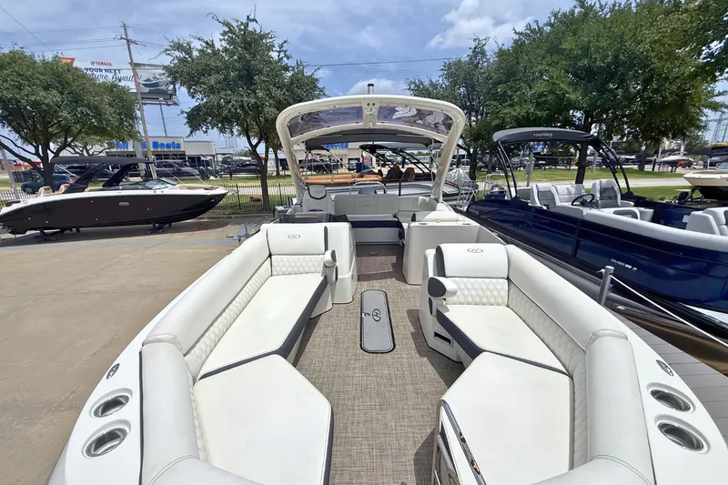 Slide: The Image of Harris Crowne SL 250 2019 - 8