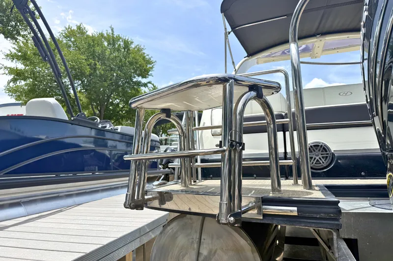 Slide: The Image of Harris Crowne SL 250 2019 - 6