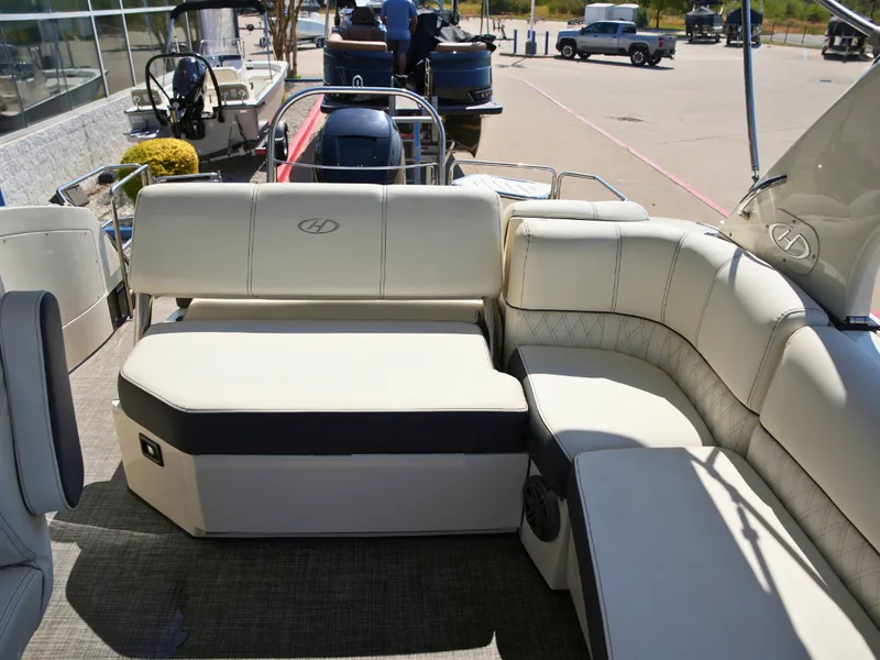 Slide: The Image of Harris Crowne SL 250 2019 - 15