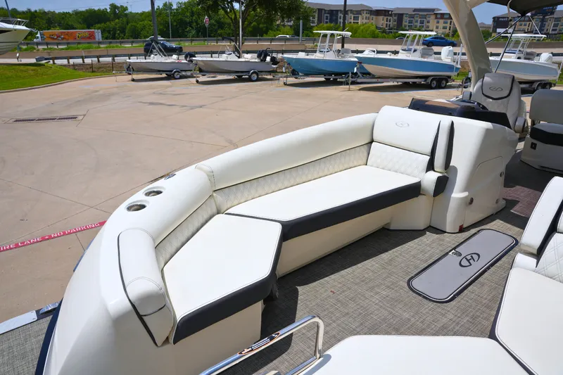 Slide: The Image of Harris Crowne SL 250 2019 - 32