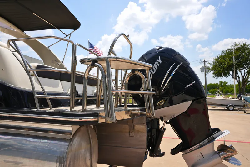Slide: The Image of Harris Crowne SL 250 2019 - 5
