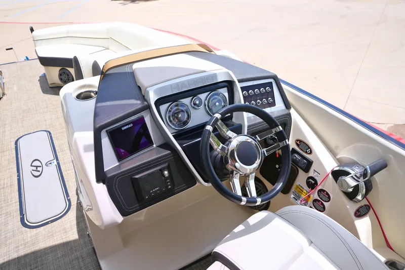 Slide: The Image of Harris Crowne SL 250 2019 - 23