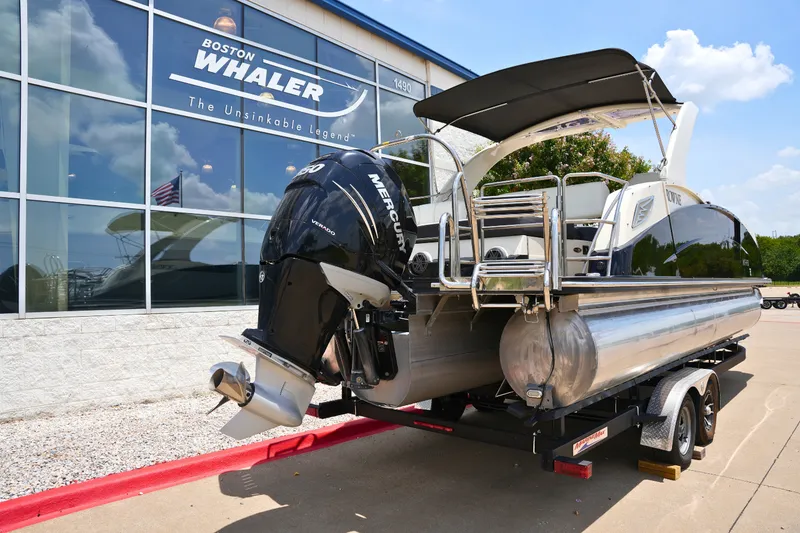 Slide: The Image of Harris Crowne SL 250 2019 - 3