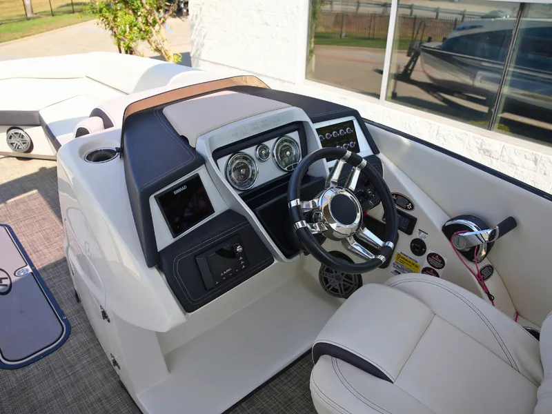 Slide: The Image of Harris Crowne SL 250 2019 - 19