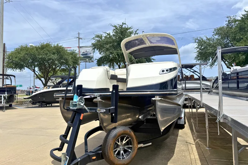 Slide: The Image of Harris Crowne SL 250 2019 - 2
