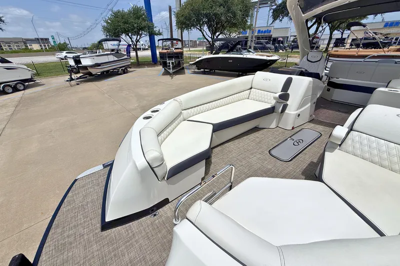 Slide: The Image of Harris Crowne SL 250 2019 - 9
