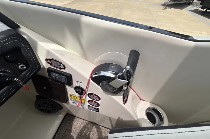Slide: The Image of Harris Crowne SL 250 2019 - 19