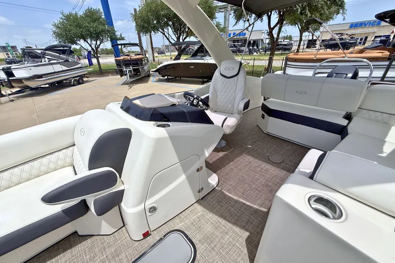 Slide: The Image of Harris Crowne SL 250 2019 - 12