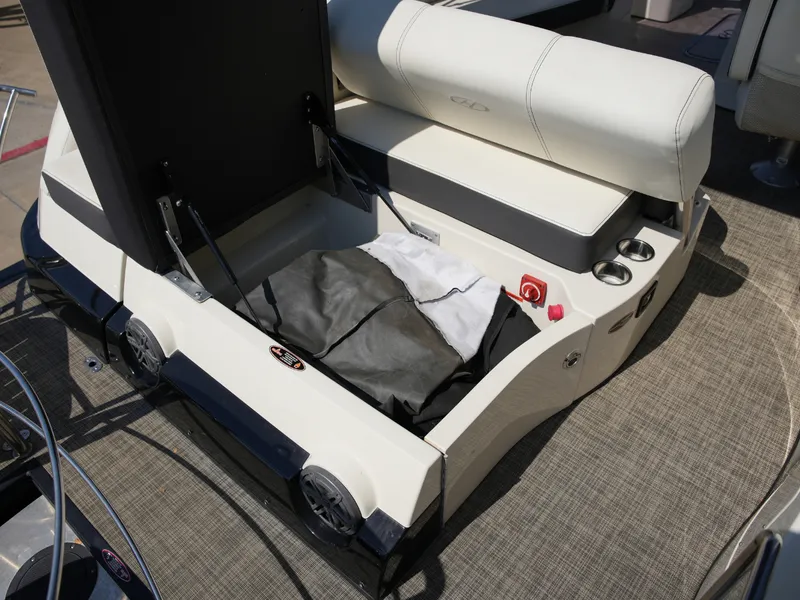 Slide: The Image of Harris Crowne SL 250 2019 - 27