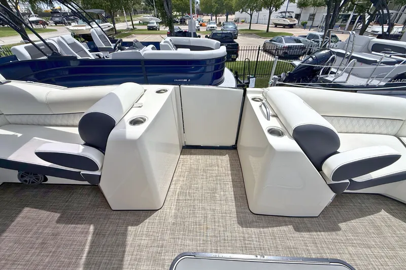 Slide: The Image of Harris Crowne SL 250 2019 - 11