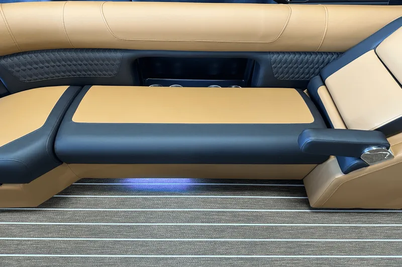 Slide: The Image of Premier 250SOLARIS 2026 - 12