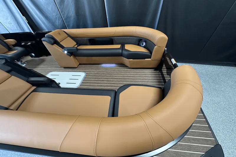 Slide: The Image of Premier 250SOLARIS 2026 - 6