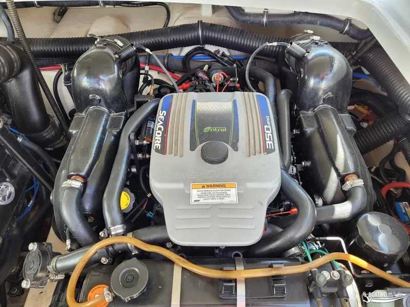 Slide: The Image of 2014 Formula 290 BR boat engine, MerCruiser 350 MAG Seacore. - 25