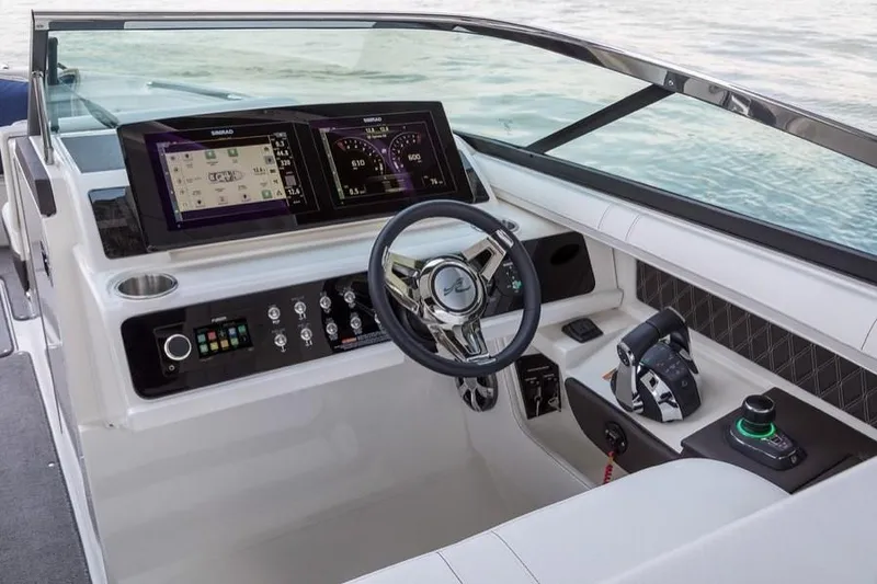 Slide: The Image of Sea Ray 310 SLX 2025 - 2