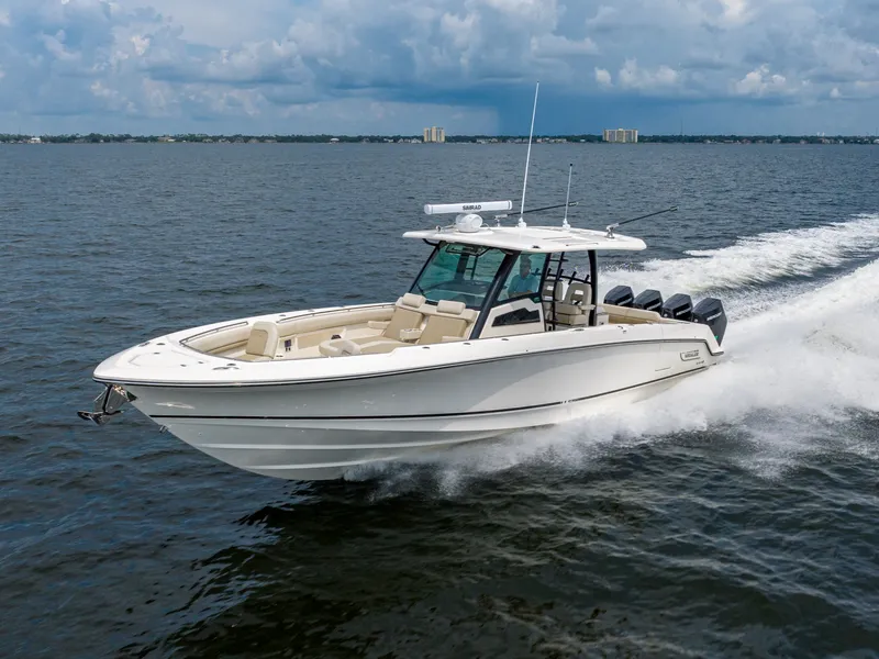 The Image of Boston Whaler 380 Outrage 2027 - 1