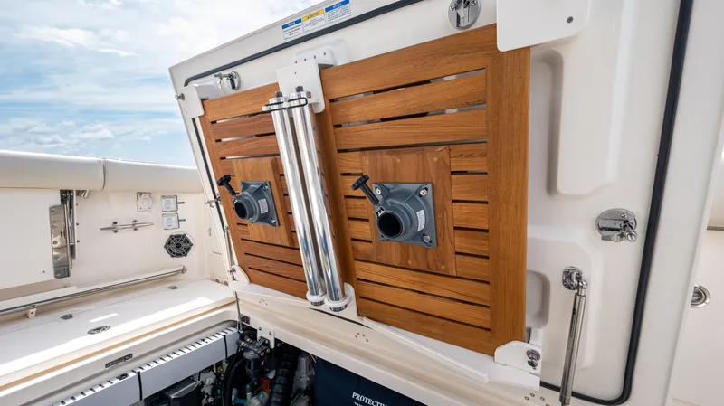 Slide: The Image of Boston Whaler 380 Outrage 2027 - 32