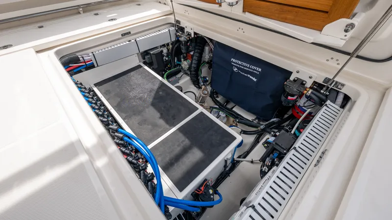 Slide: The Image of Boston Whaler 380 Outrage 2027 - 33
