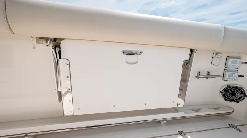 Slide: The Image of Boston Whaler 380 Outrage 2027 - 37