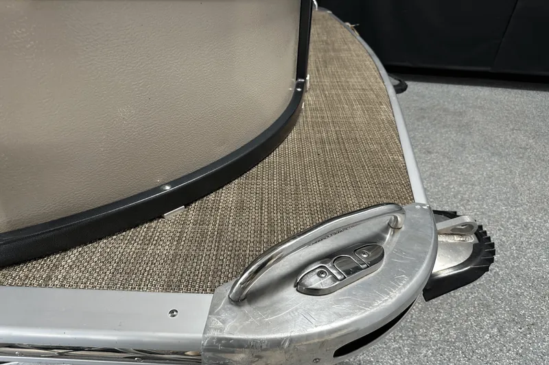 Slide: The Image of Premier 270 INTRIGUE 2019 - 11