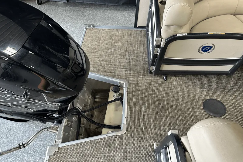 Slide: The Image of Premier 270 INTRIGUE 2019 - 17