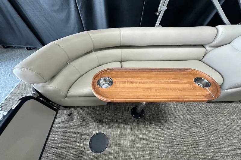 Slide: The Image of Premier 270 INTRIGUE 2019 - 19