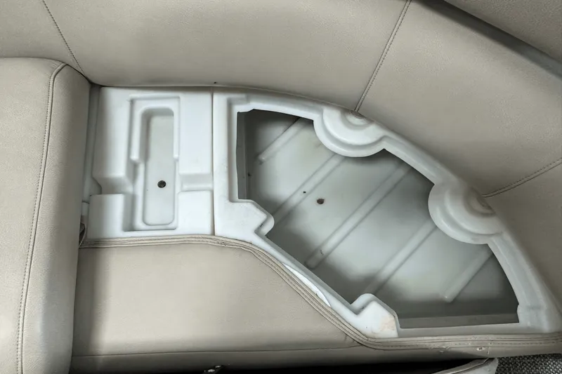 Slide: The Image of Premier 270 INTRIGUE 2019 - 28